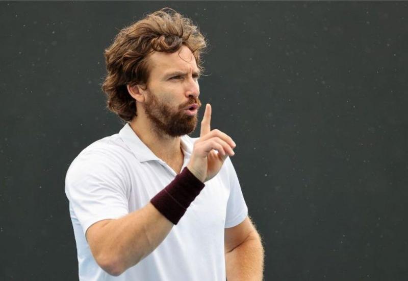 Gulbis poludio na Challengeru u Italiji